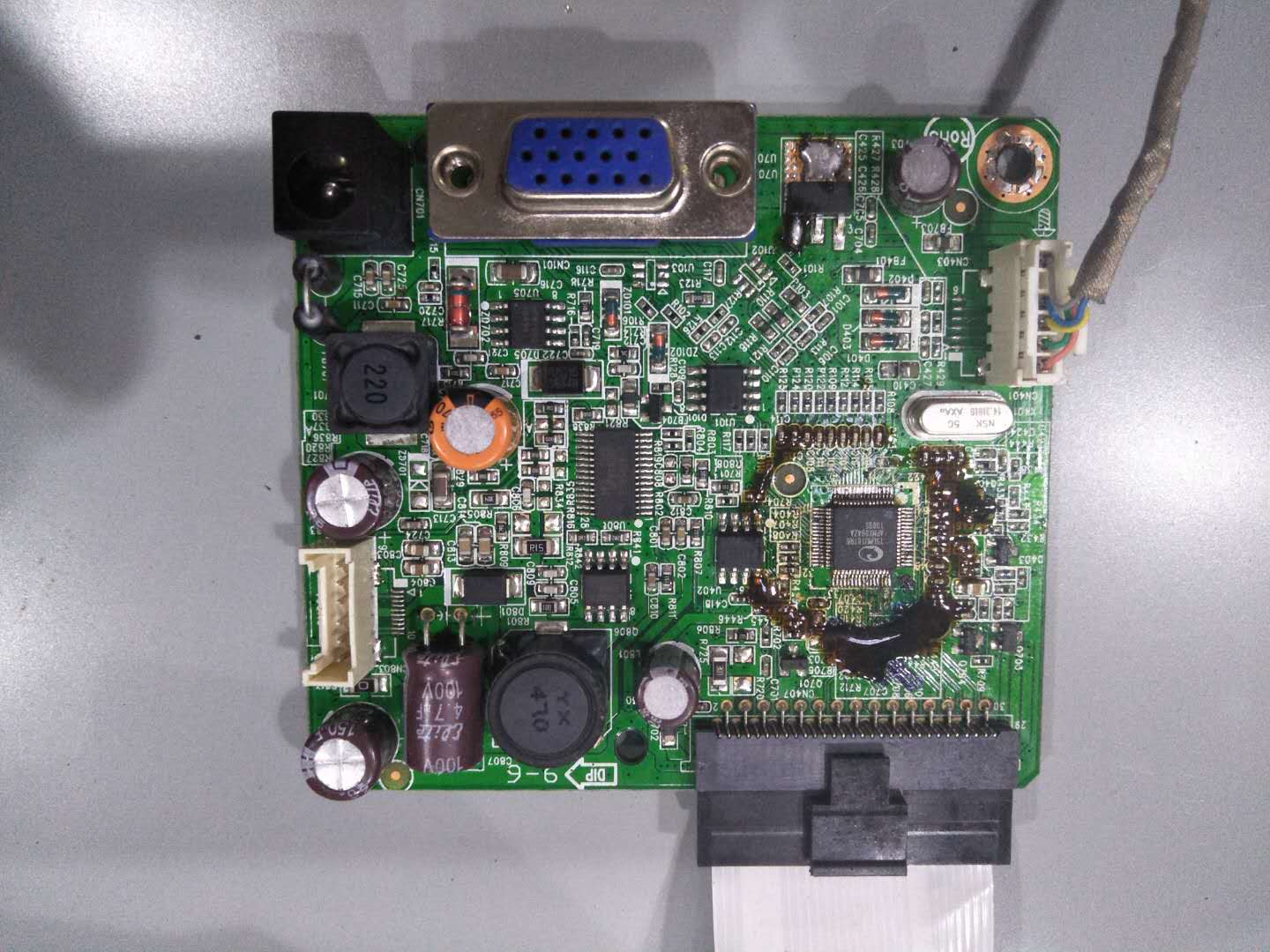 ACER S200HQL 死机指示灯亮不显示按键失灵